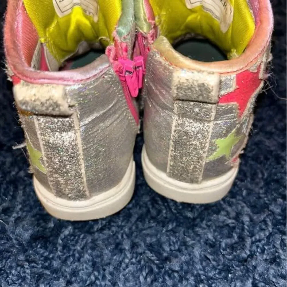 Skechers selling preowned